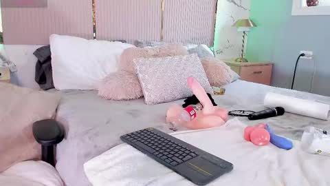 Jadeh online show from 03/12/25, 09:35