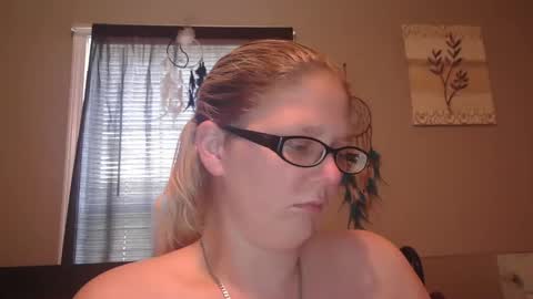 JadeLuv online show from 03/09/25, 05:17