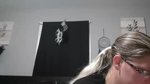 JadeLuv online show from 12/17/25, 01:33