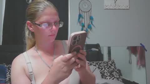 JadeLuv online show from 03/25/26, 12:16