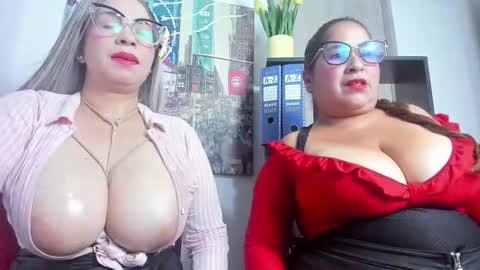 Snapshot of jademooms chatting on 10/11/25, 01:16 JADEMOOMS online show from 10/11/25, 01:16