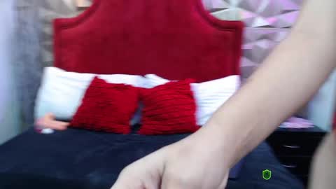 Elara online show from 04/11/26, 12:20