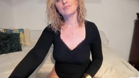 elena online show from 01/15/25, 02:38