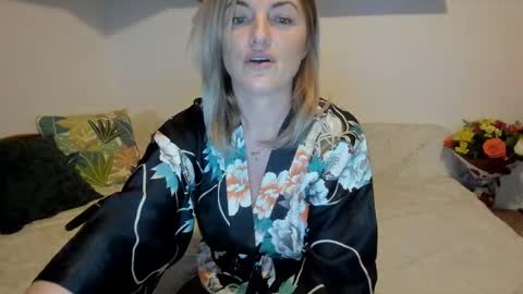 elena online show from 02/15/25, 04:25