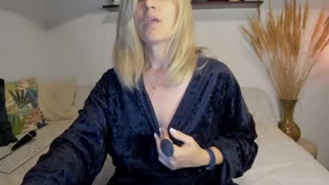 elena online show from 06/04/26, 02:34