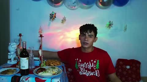 Snapshot of jaedasky_ chatting on 12/25/24, 02:03 javi15 online show from 12/25/24, 02:03