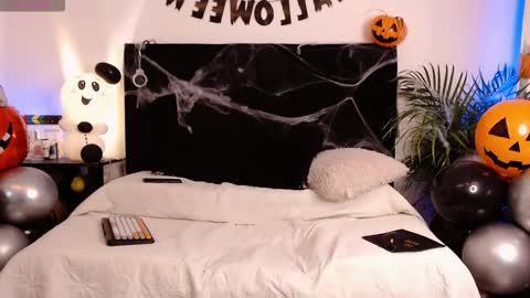 Jaiden online show from 10/31/25, 04:24