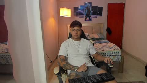 Snapshot of jake_pons chatting on 01/05/25, 02:17 Jake Pons online show from 01/05/25, 02:17