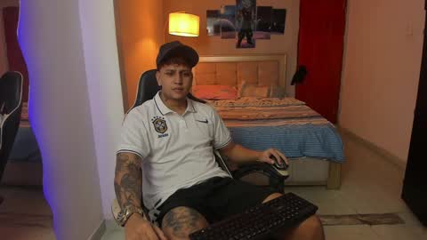 Snapshot of jake_pons chatting on 01/11/25, 01:48 Jake Pons online show from 01/11/25, 01:48