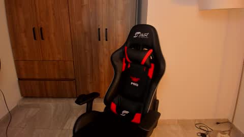 Snapshot of jake_pons chatting on 09/21/25, 03:52 Jake Pons online show from 09/21/25, 03:52