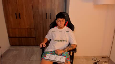 Snapshot of jake_pons chatting on 09/23/25, 02:25 Jake Pons online show from 09/23/25, 02:25