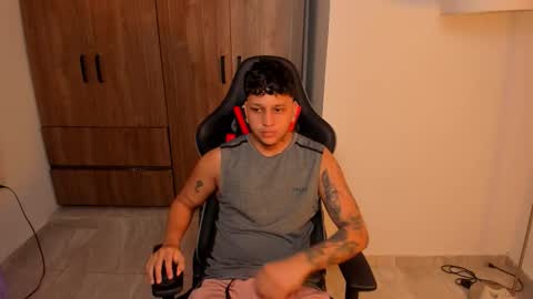 Snapshot of jake_pons chatting on 10/01/25, 03:01 Jake Pons online show from 10/01/25, 03:01