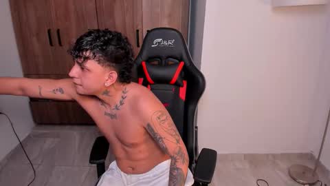 Snapshot of jake_pons chatting on 11/15/25, 11:18 Jake Pons online show from 11/15/25, 11:18