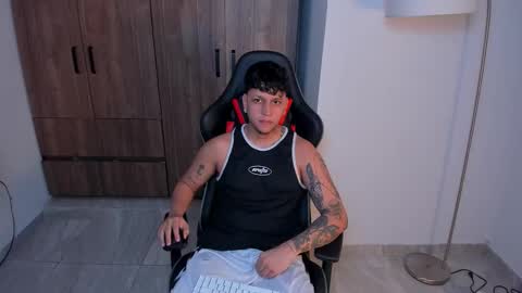 Snapshot of jake_pons chatting on 11/21/25, 07:23 Jake Pons online show from 11/21/25, 07:23