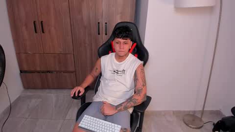 Snapshot of jake_pons chatting on 11/27/25, 11:23 Jake Pons online show from 11/27/25, 11:23