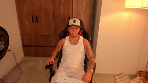 Snapshot of jake_pons chatting on 01/13/26, 07:13 Jake Pons online show from 01/13/26, 07:13