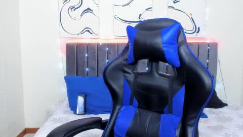 Hi guys im new 3 online show from 12/24/24, 04:11