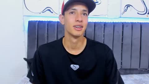 Hi guys im new 3 online show from 02/12/25, 05:37