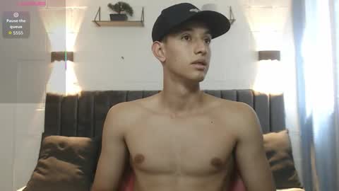 Hi guys im new 3 online show from 09/22/25, 06:32