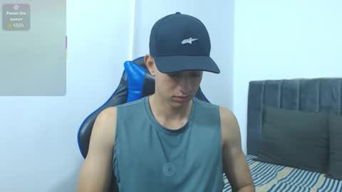 Hi guys im new 3 online show from 11/25/25, 02:22