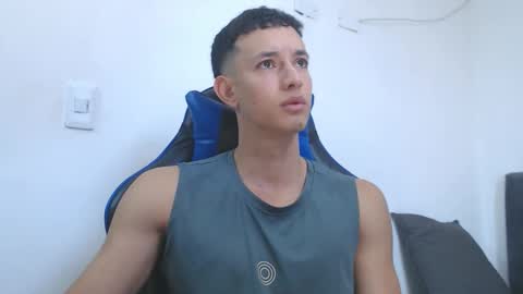 Hi guys im new 3 online show from 02/27/26, 04:40