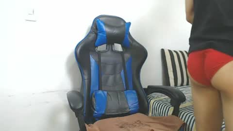 Hi guys im new 3 online show from 07/17/26, 03:29