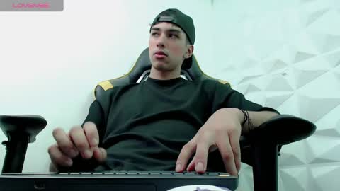 jake_tripp online show from 12/20/24, 03:25