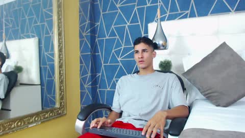 Snapshot of jakemoxleey chatting on 01/14/25, 12:24 jakemoxleey online show from 01/14/25, 12:24