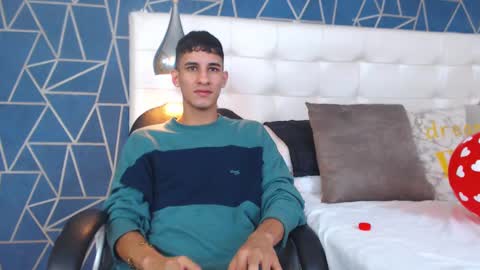 Snapshot of jakemoxleey chatting on 02/16/25, 12:32 jakemoxleey online show from 02/16/25, 12:32