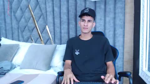 Snapshot of jakemoxleey chatting on 02/20/25, 12:47 jakemoxleey online show from 02/20/25, 12:47