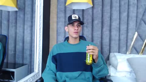 Snapshot of jakemoxleey chatting on 02/24/25, 12:05 jakemoxleey online show from 02/24/25, 12:05