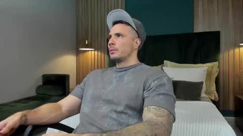 jakestone_1 online show from 11/28/25, 01:08