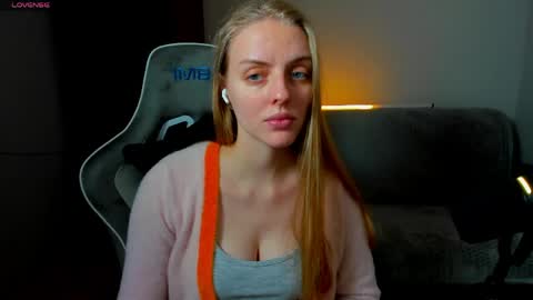 Sofia online show from 04/13/26, 07:36