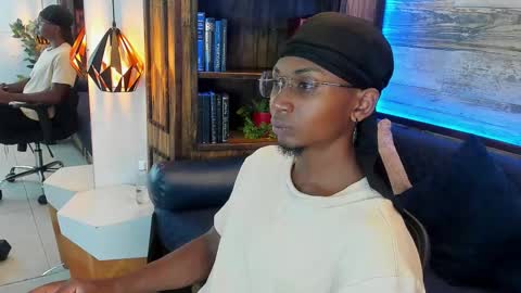   online show from 03/08/25, 07:42