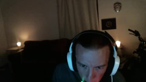 jambu32 online show from 04/12/26, 03:11