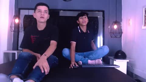 Snapshot of james_and_kenet chatting on 01/16/26, 11:25 James y Kenet online show from 01/16/26, 11:25