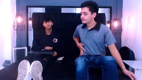 Snapshot of james_and_kenet chatting on 02/06/26, 11:35 James y Kenet online show from 02/06/26, 11:35