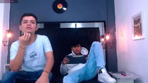 Snapshot of james_and_kenet chatting on 02/25/26, 12:04 James y Kenet online show from 02/25/26, 12:04