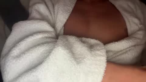 Snapshot of jamesdean0101 chatting on 12/17/25, 02:34 jamesdean0101 online show from 12/17/25, 02:34