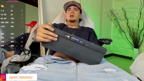 Snapshot of jamesdekker chatting on 09/15/25, 08:42 jamesdekker online show from 09/15/25, 08:42