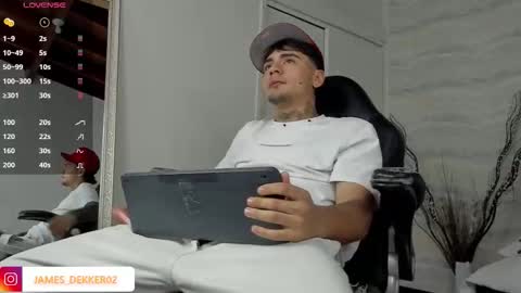 Snapshot of jamesdekker chatting on 10/20/25, 09:04 jamesdekker online show from 10/20/25, 09:04