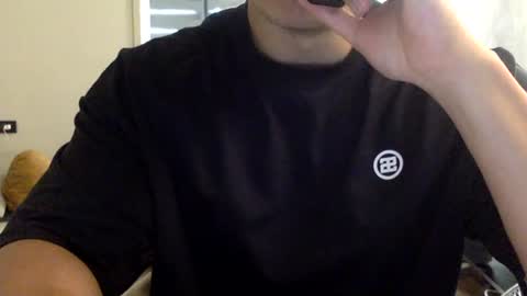 Snapshot of jamesmo820913 chatting on 03/11/25, 08:52 jamesmo820913 online show from 03/11/25, 08:52