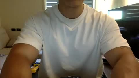 Snapshot of jamesmo820913 chatting on 11/09/25, 02:32 jamesmo820913 online show from 11/09/25, 02:32