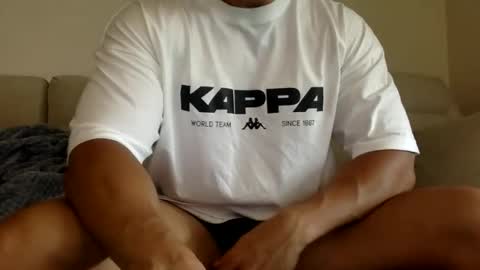 Snapshot of jamesmo820913 chatting on 11/12/25, 04:02 jamesmo820913 online show from 11/12/25, 04:02