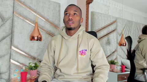 Snapshot of jamesparck chatting on 12/28/24, 12:13 James online show from 12/28/24, 12:13