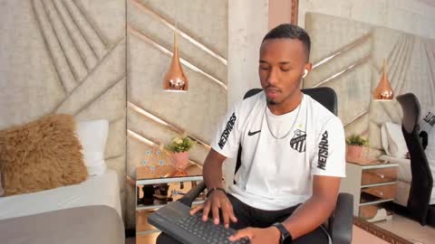 Snapshot of jamesparck chatting on 01/09/25, 12:19 James online show from 01/09/25, 12:19