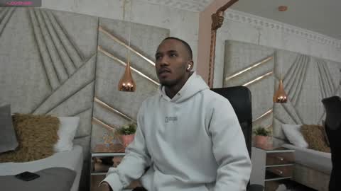 Snapshot of jamesparck chatting on 01/15/25, 11:10 James online show from 01/15/25, 11:10