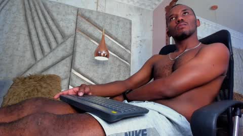 Snapshot of jamesparck chatting on 01/21/25, 06:23 James online show from 01/21/25, 06:23