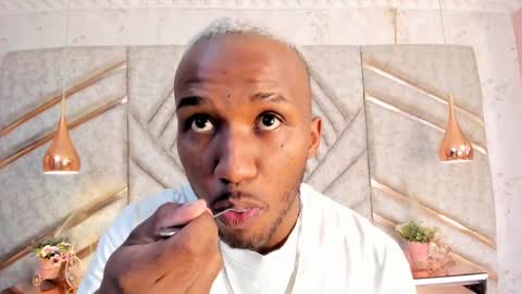 Snapshot of jamesparck chatting on 02/10/25, 12:39 James online show from 02/10/25, 12:39