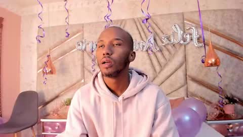 Snapshot of jamesparck chatting on 02/14/25, 12:25 James online show from 02/14/25, 12:25